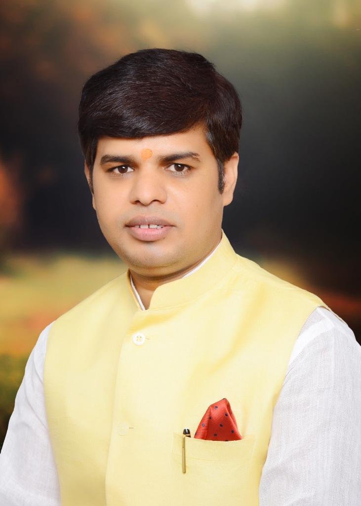 Renowned Scholar Acharya Dev Introduces Digital Transformation of Temples