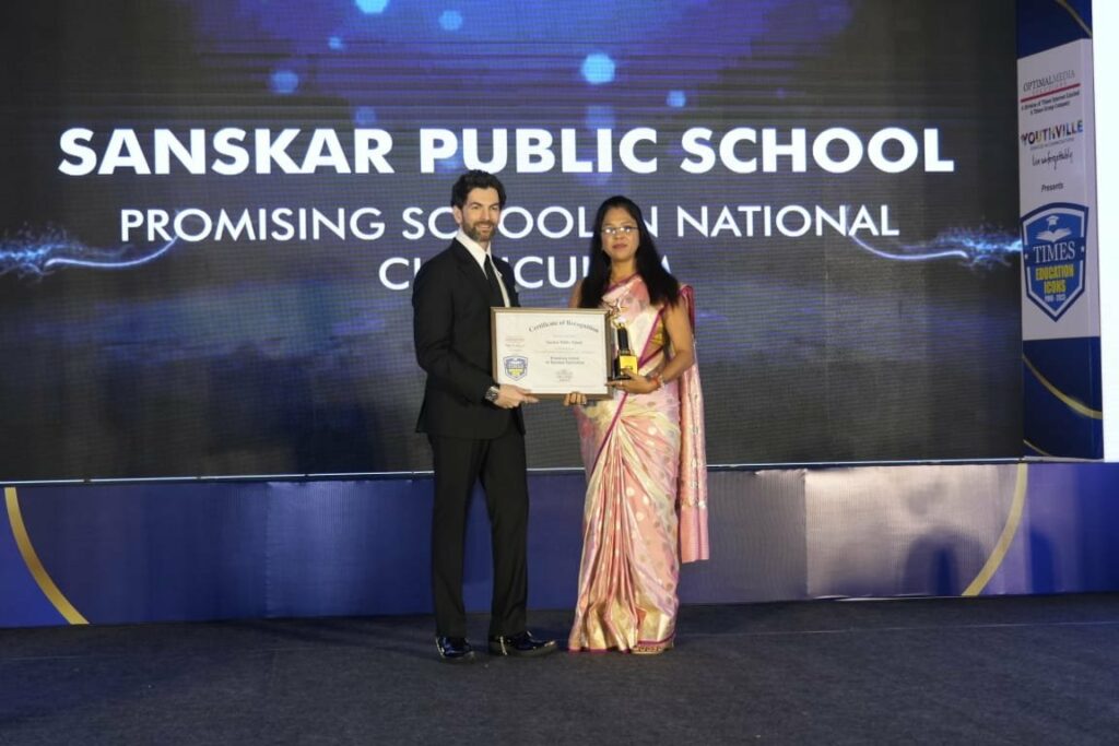 Sanskar Public School Awarded with Promising School in National Curriculum