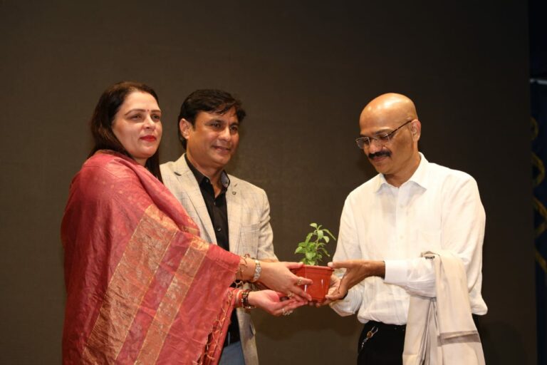 Kamala Ankibai Ghamandiram Gowani Trust Hosts Khadiology Event with Prominent Guests at Jai Hind College