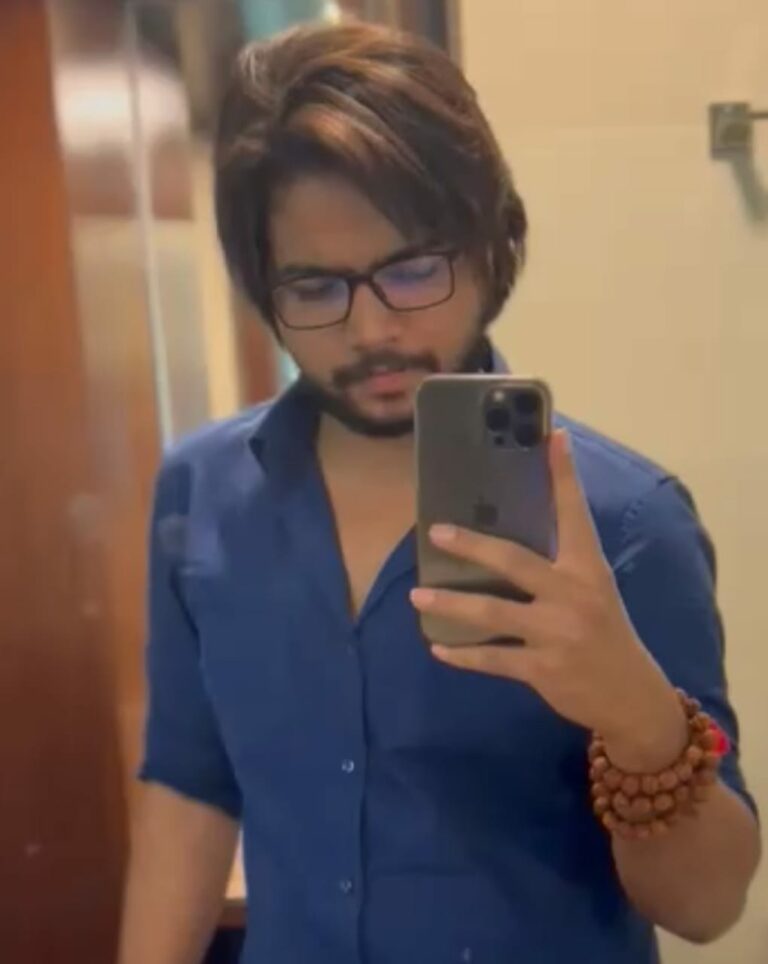 18 year old software developer, got above struggles to Create his company – CSExplained