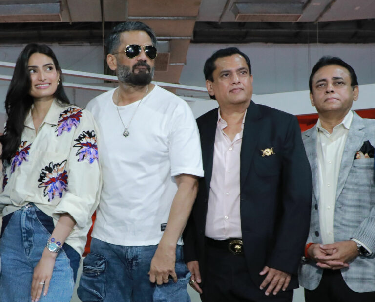 GM Modular Brand Ambassadors, the father daughter duo – Suniel Shetty and Athiya Shetty visited GM Modular stall at Acetech, Mumbai 2023