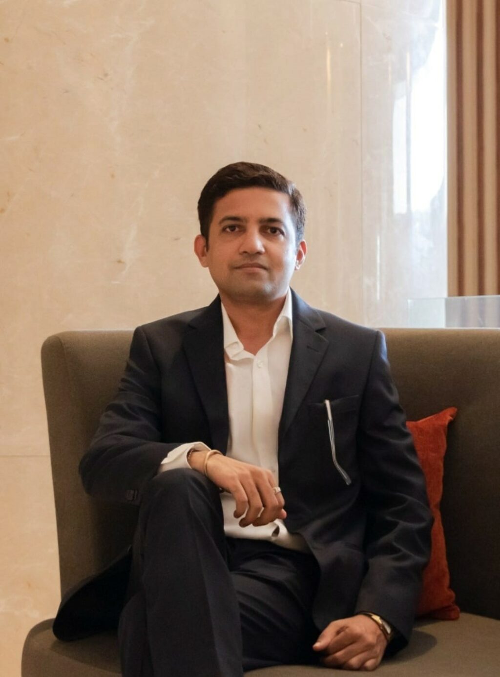 Bridging Cultures: Mr. Mohan Babu’s Vision for Global Brands Integrating with Local Languages in the Indian Signage Industry