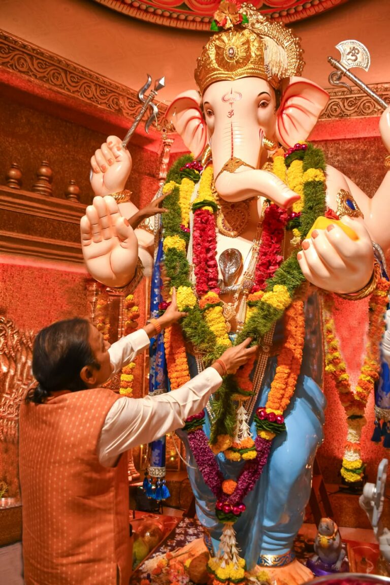 Dr. Dinesh Shahra Advocates for Tradition and Unity, Extends Support to Mumbai’s Ganpati Celebrations