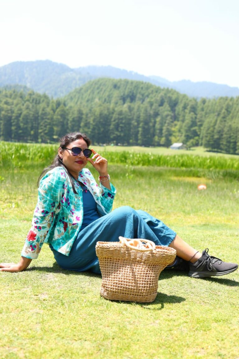 Renu Sagar is an enthusiastic woman followed by Kindness, Passion and Creativity