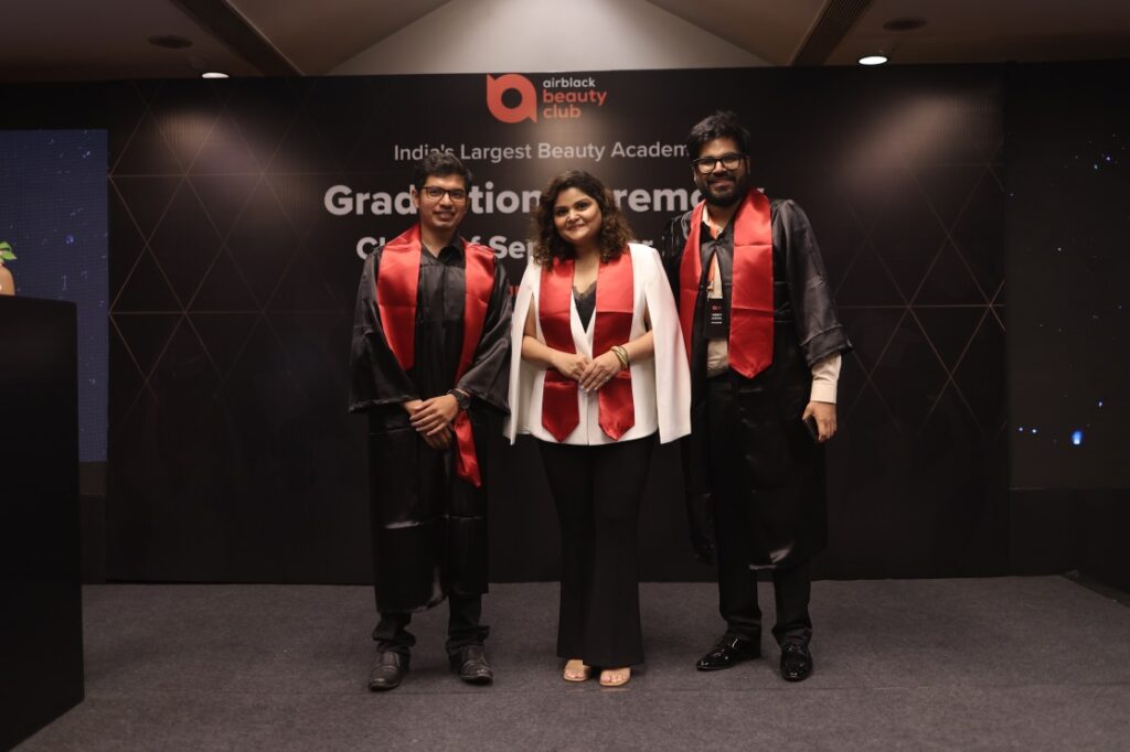 Airblack holds India’s Largest Beauty Graduation Ceremony celebrating 800 Make-Up Artists graduating from 300 Cities