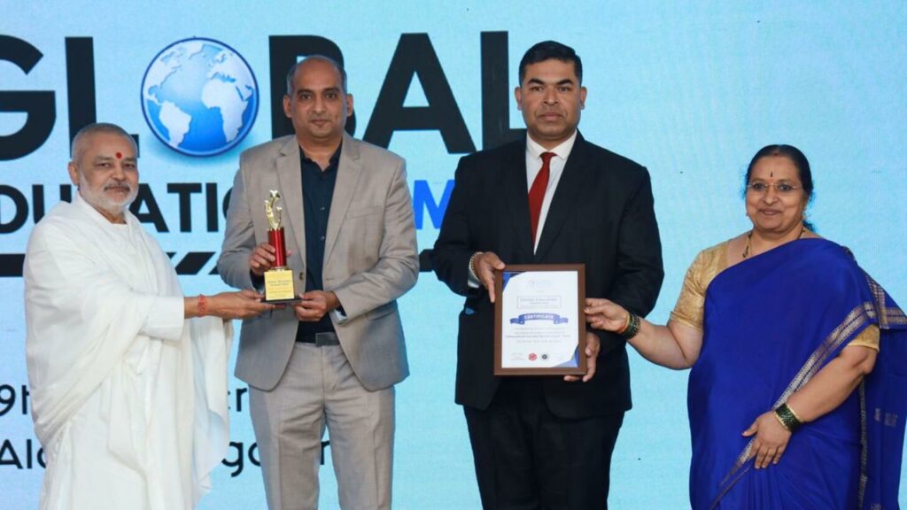 Vishwashanti Gurukul World School Honored as Top Boarding School at Global Education Summit 2024