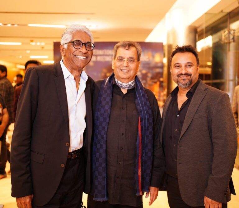 Master filmmaker Subhash Ghai honours Ace Hollywood Producer Ashok Amritraj with IIFTC Global Indian Cinema Icon Award