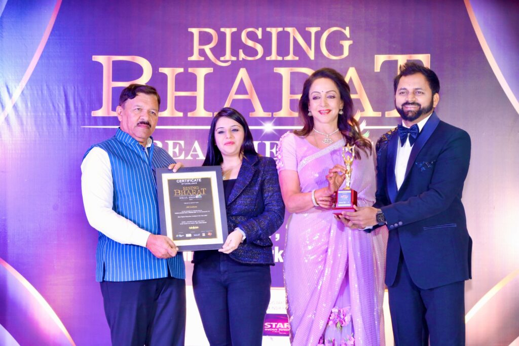 JSK Institute Thane Celebrates a Milestone! Prof Mukesh Gupta & Navishka Gupta receives ‘Excellence in Education Award’ from Legendary Actress Hema Malini!