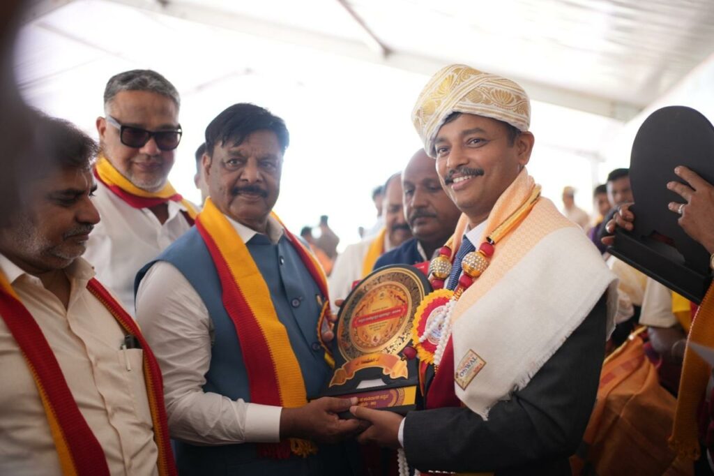 Celebrating Excellence in Critical Care: Dr. Raghunath Aladakatti Honored at Kannada Rajyotsava