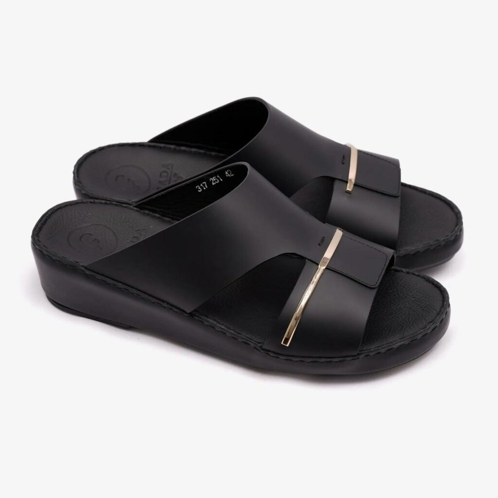 Farada Sandals: Redefining Footwear with Unmatched Craftsmanship and Timeless Style