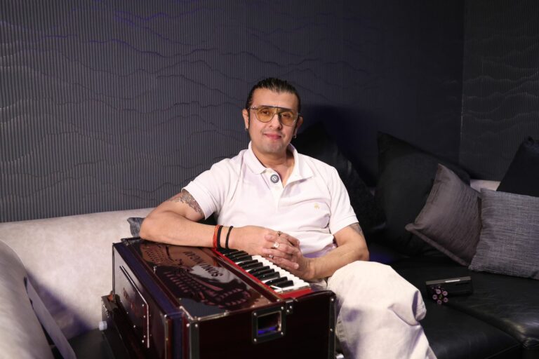 Sonu Nigam’s Melodious Song Chandrika in Sangeet Manapmaan