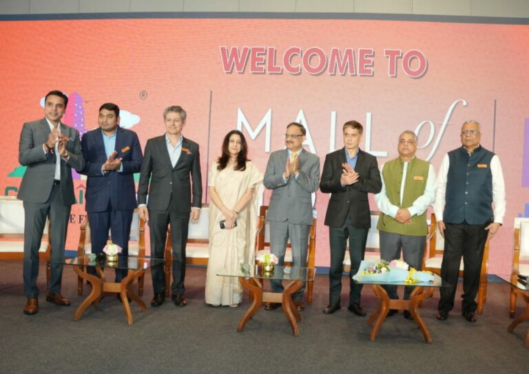 Bhushan Gagrani IAS, Municipal Commissioner (BMC) Mumbai and Vivek Phansalkar [I.P.S.], Mumbai Police Commissioner inaugurate the 32nd edition of CREDAI-MCHI, India’s Largest Property Expo 2025 witnessing over 14000 footfalls on the first day