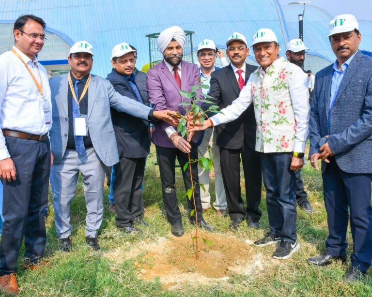 Dr. Dinesh Shahra Celebrates Green Gold Day at HBTU, Spreading the Message of Sustainability & Giving Back