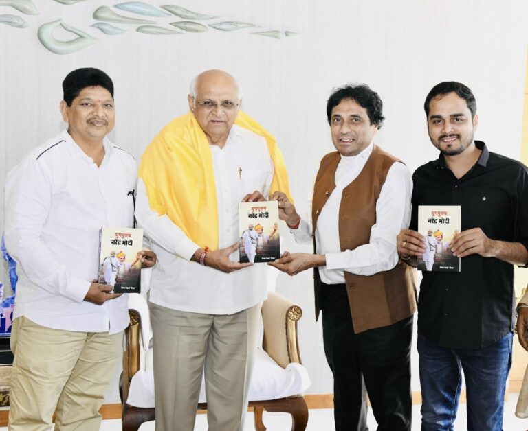 Dipak Desai’s ‘Yaadon Ke Gubbare’ Wins Dadasaheb Phalke Indian Television Award 2025 for Best Book of the Year