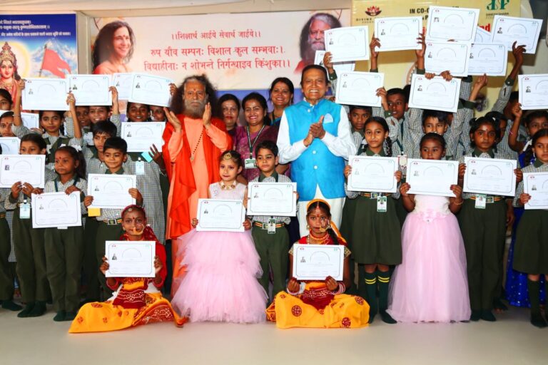 Dinesh Shahra Foundation Empowers Scholars and Women Achievers at Parmarth Vidyamandir, Rishikesh