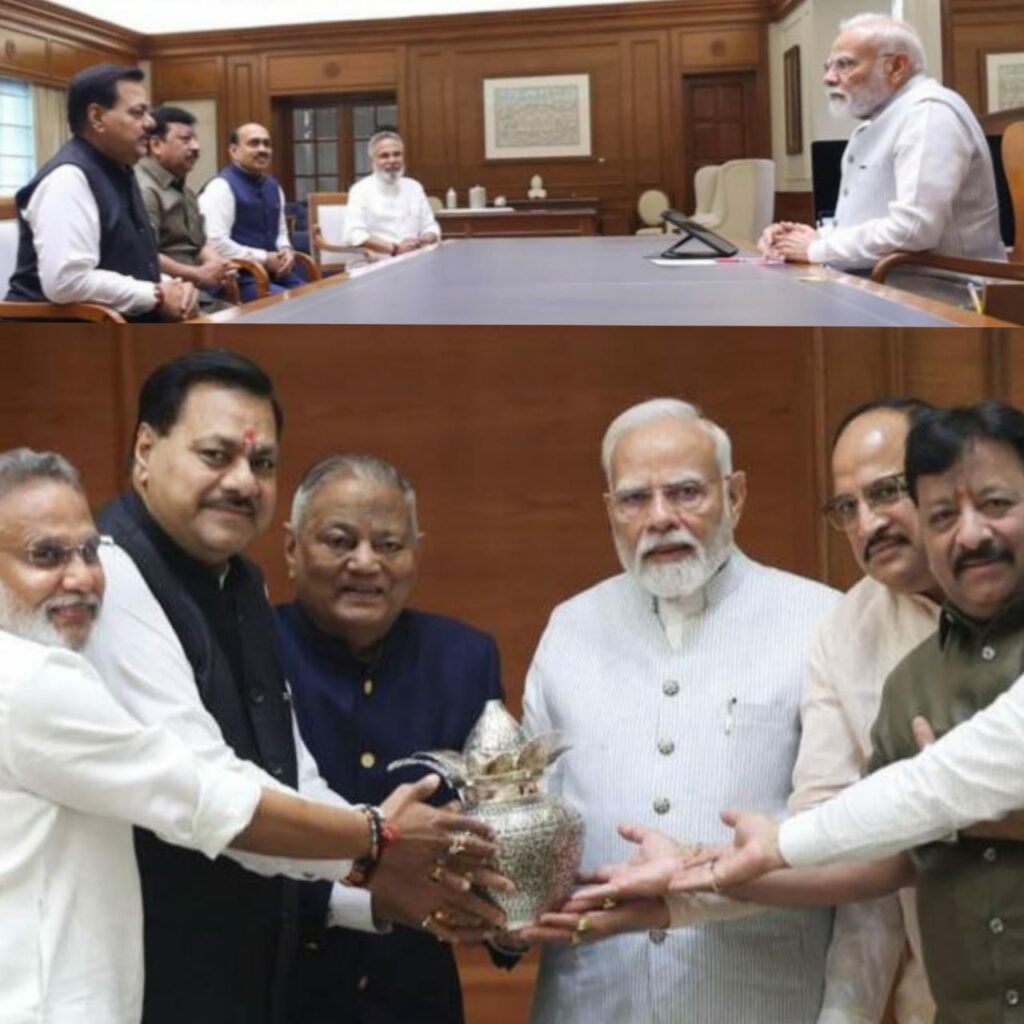 Khatu Shyam Delhi Dham National President Ghanshyam Gupta Zaveri Present Holy Kalash to PM Modi, Honoring Him as a Visionary Prime Minister