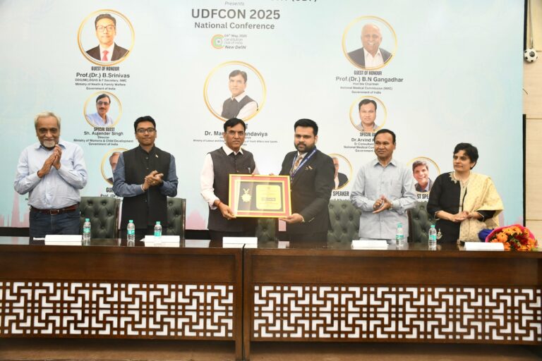 Dr. Lakshya Mittal Receives Dr. B.C. Roy Memorial Award from Union Minister Dr. Mansukh Mandaviya at UDFCON 2025