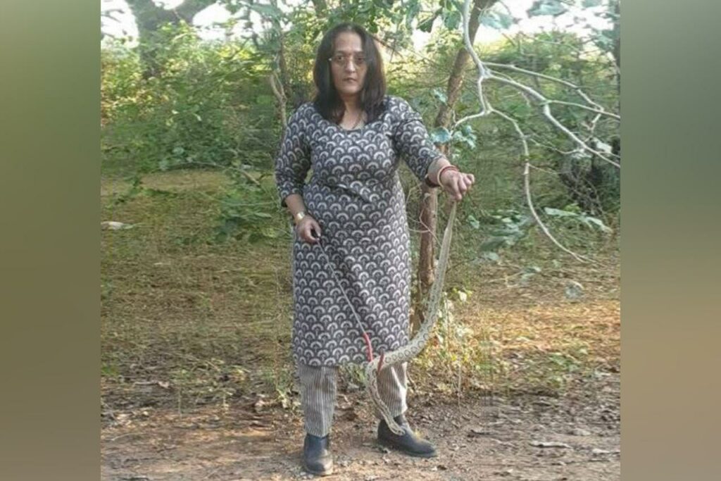 Indian Visionary Award under the title of Real Heroes by I & B winner Dr Archana Shailesh Patel