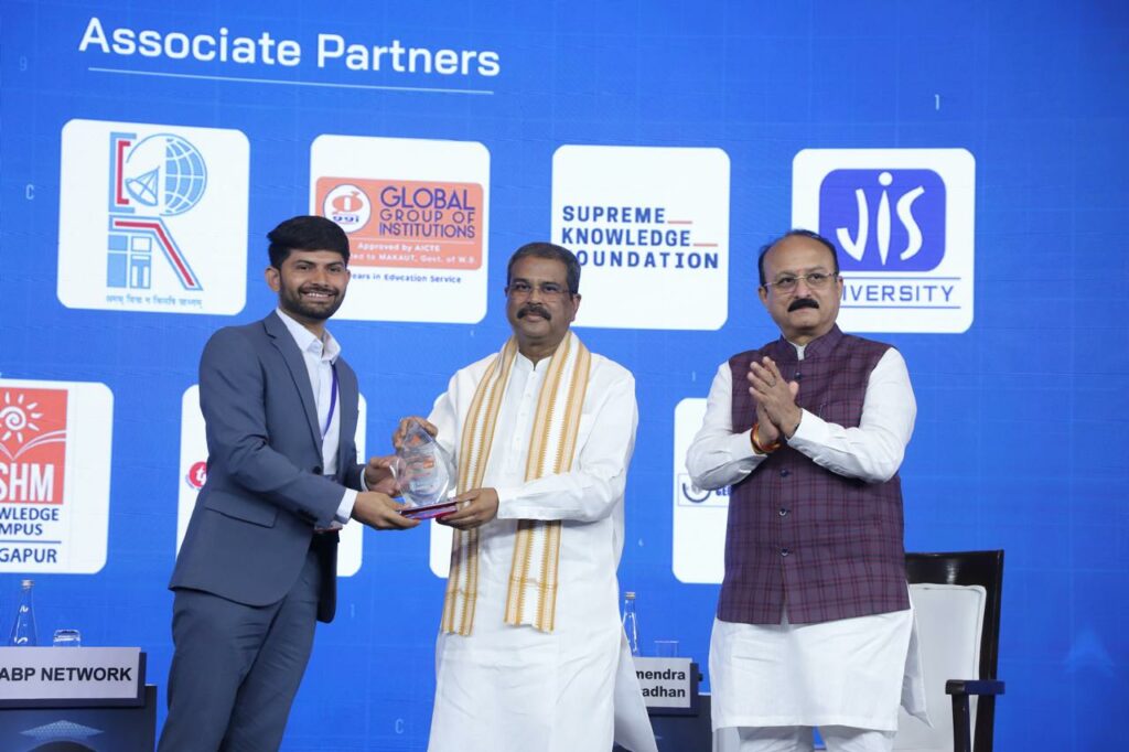Digraj Singh Rajput Awarded “Emerging Educator of Digital Bharat” by Union Education Minister Shri Dharmendra Pradhan at ABP SmartEd Conclave