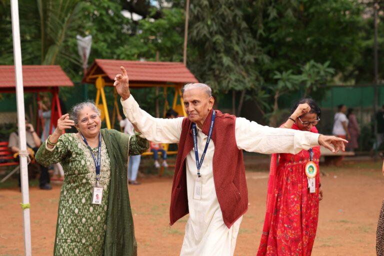 Shreeji Sharan and Poinsar Gymkhana Senior Citizen Pariwar Bring Mumbai’s Senior Citizens Together for a Memorable Karaoke Evening