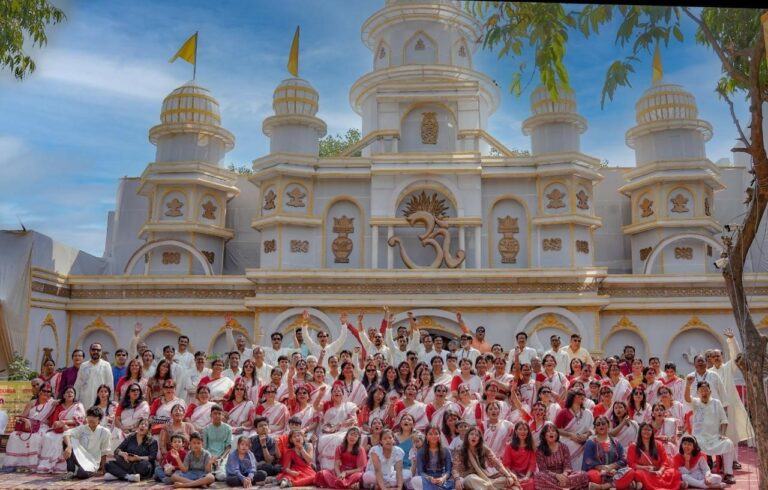 Balaka Durgotsav 2025 brings “Europe in Noida” with grandeur, artistry, and cultural inclusivity