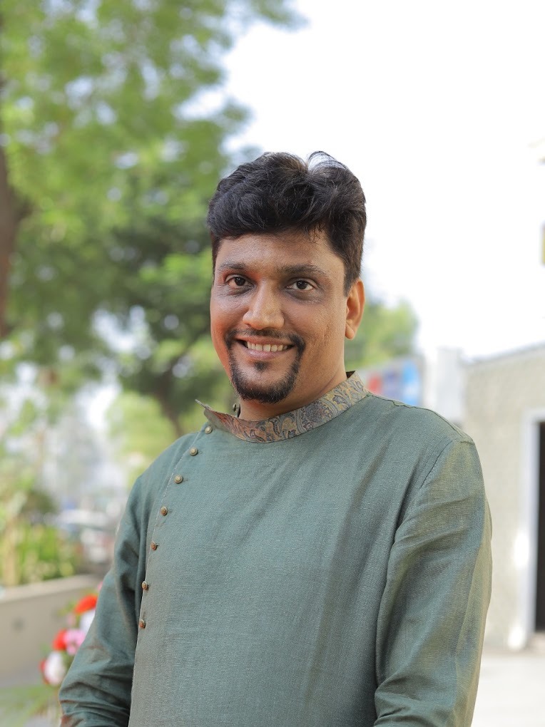 Ashish Somani – Best Astrologer in Ahmedabad, Vastu Consultant & Chartered Accountant