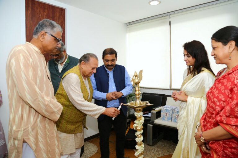 Reviving Ancient Wisdom: IHC Explores Natyashastra in the Context of Indian Knowledge Systems