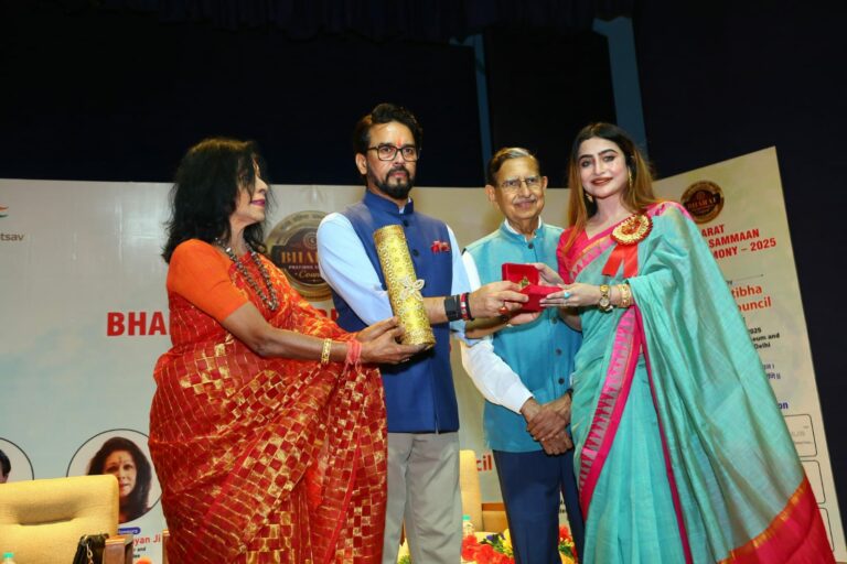 Dr. Deepali Banerjee Honoured with Bharat Pratibha Sammaan Award at Prestigious Ceremony in Delhi