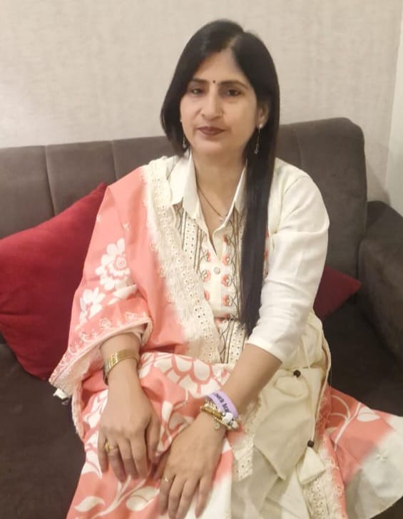 Secrets to Flat Tummy: Poonam Yadav’s Mission to Help Women Get Fit Without Gym or Dieting