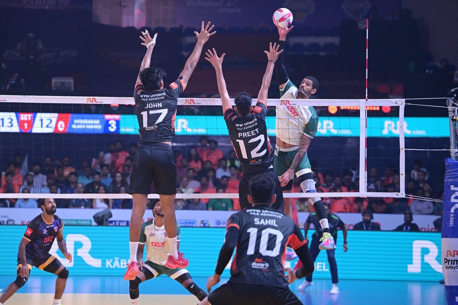 PVL 2025: Season 4 (Match 28 ) Hyderabad Black Hawks snap Bengaluru Torpedoes’ unbeaten streak in a thrilling five-set showdown