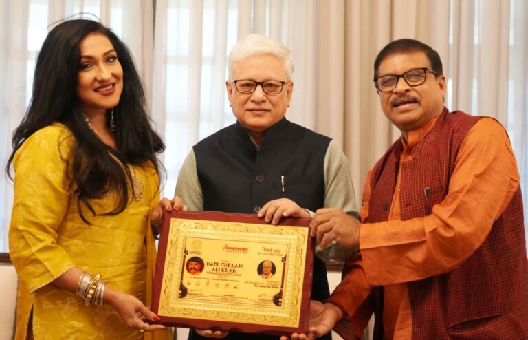 Hon’ble Governor of Telangana Shri Jishnu Dev Varma was felicitated by Shri Abhijeeth Prodyut and Rituparna ,at Hyderabad.