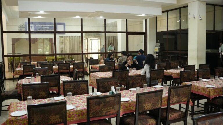 Taj Restaurant: The Unsung Stop Next to the Taj Mahal, the world’s Iconic Wonder