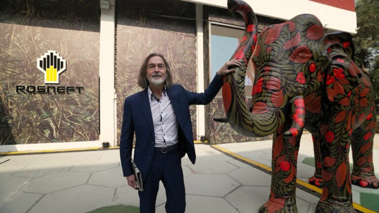 NikasSafronov’s Dream Vision exhibition, the most visited in 60 years, completes a successful tour of India with the support of the Rosneft Oil Company