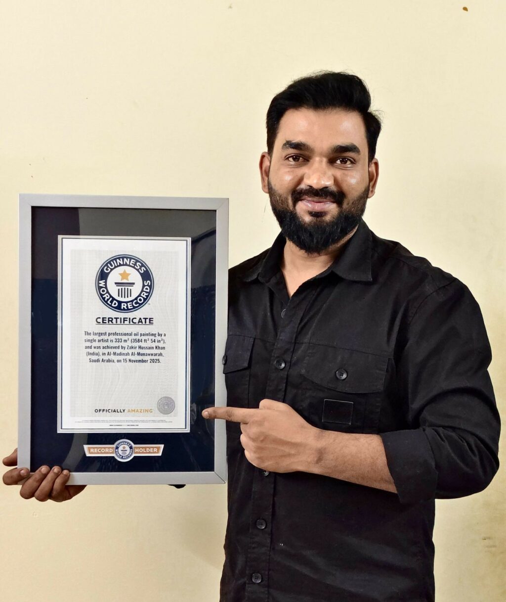 Artist Zakir Hussain Khan Creates World’s Largest Oil Painting on Masjid Al Nabawi, Sets New World Record