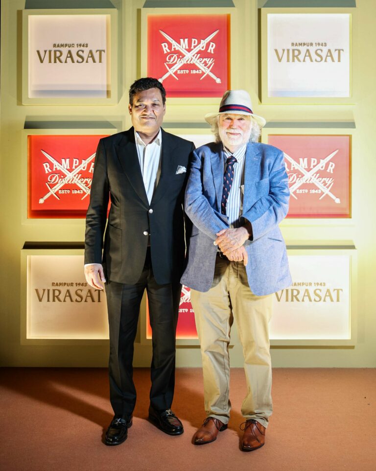 Jim Murray with Abhishek Khaitan at the First Public Tasting of Rampur 1943 Virasat