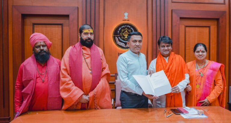 Hon’ble Chief Minister of Goa Felicitates His Holiness Rajrajeshwar Guruji on Siddhashram UK’s Silver Jubilee