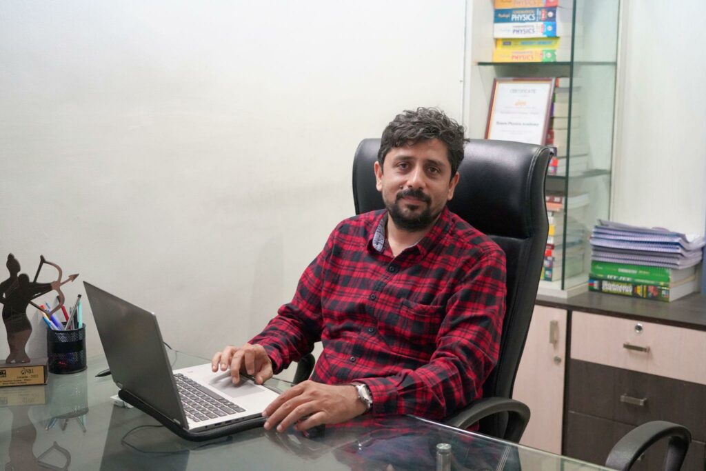 Ahmedabad Students Struggling Between Boards and JEE/NEET? Boson Physics Offers the Right Direction at the Right Time