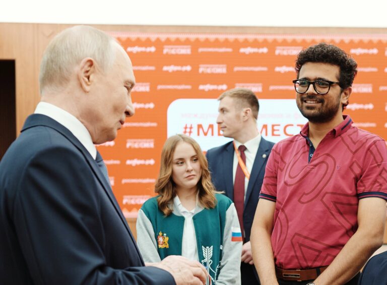 Indian Youth Leader Proposed Russian Culture Centre in Gujarat During Meeting with President Putin