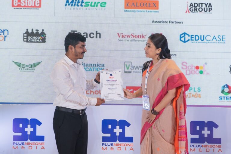 iTeach – Beyond Textbook: Rethinking How Classrooms Work