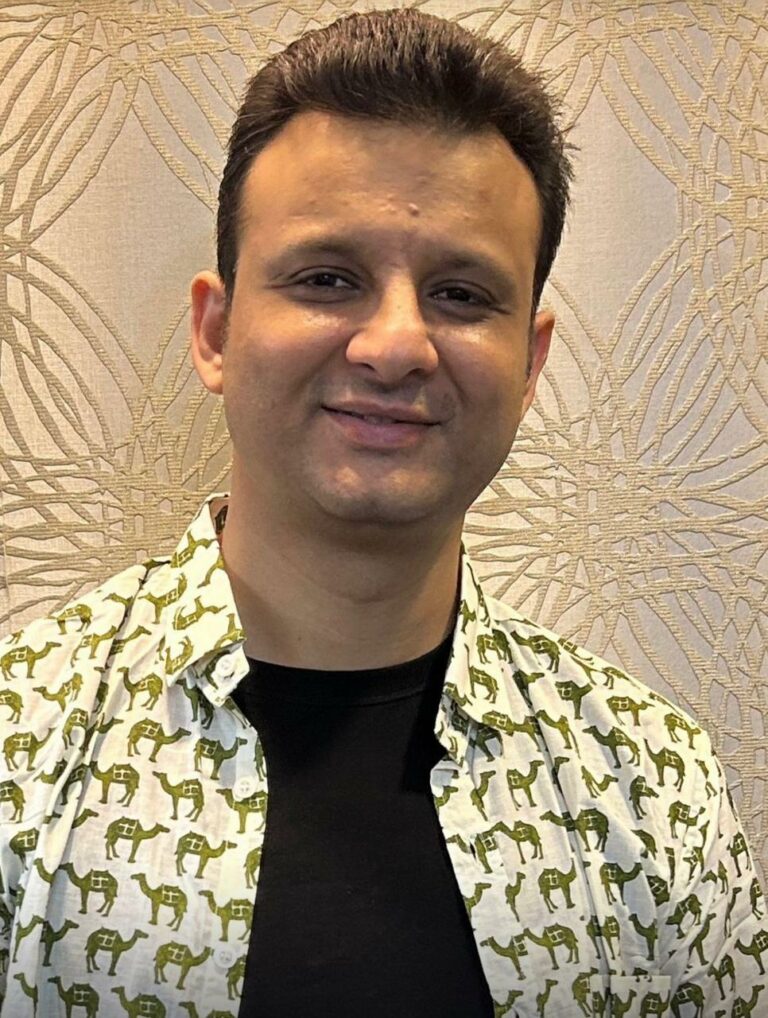 A story of trust and Growth :Dinesh Vijaykumar Gidwani’s Rise from Ahmedabad to Global market