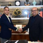 A Powerful New-Age Novel That Questions the Illusion of “Knowing More”