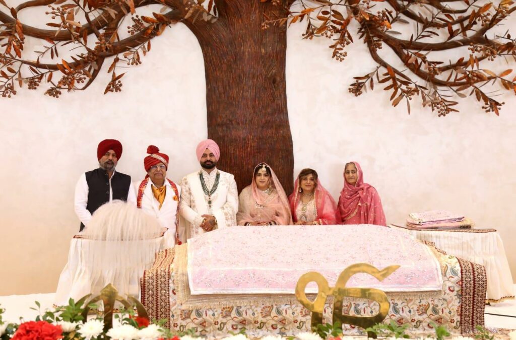 Dr. Er. Rajainderr Jaina presents melodious songs on the wedding of Muskaan