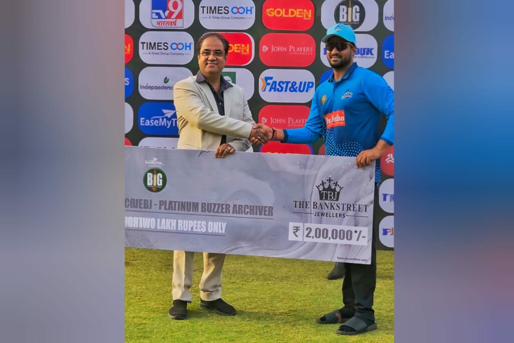 Handa Bangles Founder Mr. Kamal Handa Honours Big Cricket League Semi-Final Man of the Match with ₹2 Lakh Award