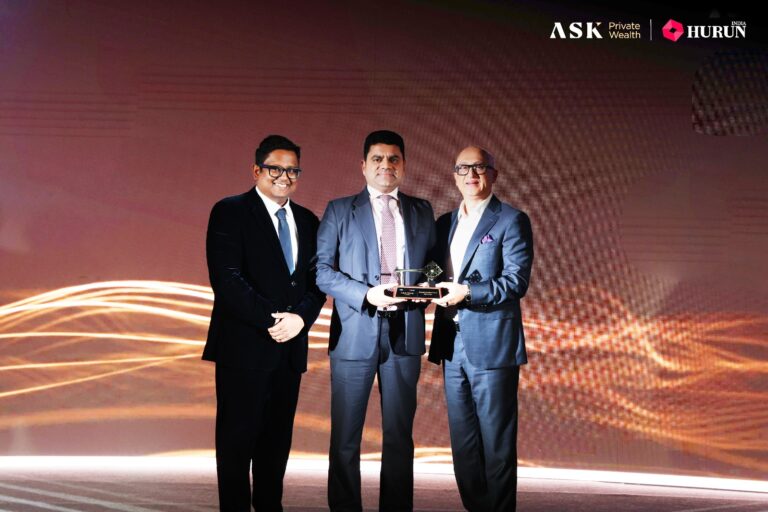 Alexander George Muthoot Conferred with Hurun India’s Prestigious “Top 50 Successful Successor Award”