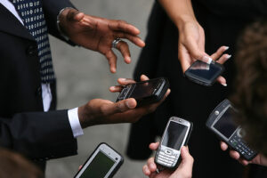 How Virtual Phone Numbers Are Changing the Way People Stay Connected Globally