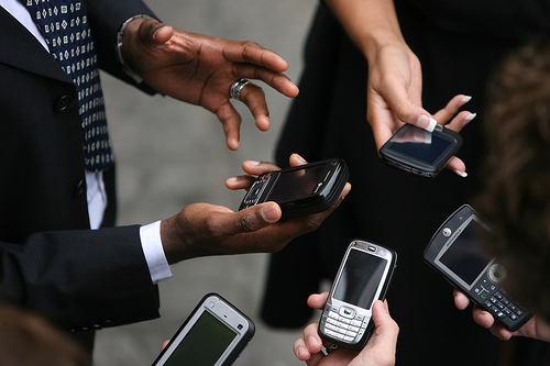 How Virtual Phone Numbers Are Changing the Way People Stay Connected Globally