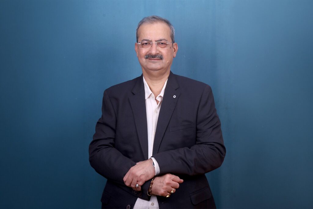 Mumbai Palmist Darshan Pathak Wins The World Record of Excellence, England Honour