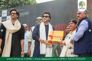 Mirzapur Team Visits ISM College Patna: Pankaj Tripathi, Ali Fazal, Divyenndu Sharma & Cast Receive Grand Welcome