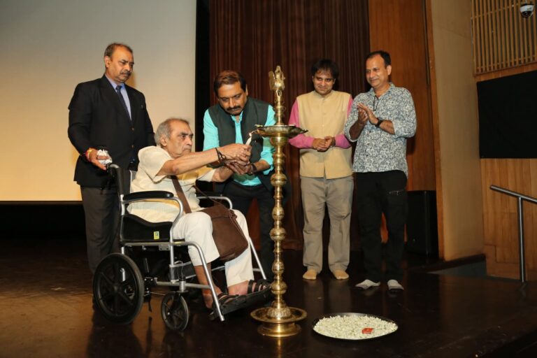 IHC Launches 35mm Film Club with Special Screening of Kranti Reel Magic – Looking Back With Nostalgia!