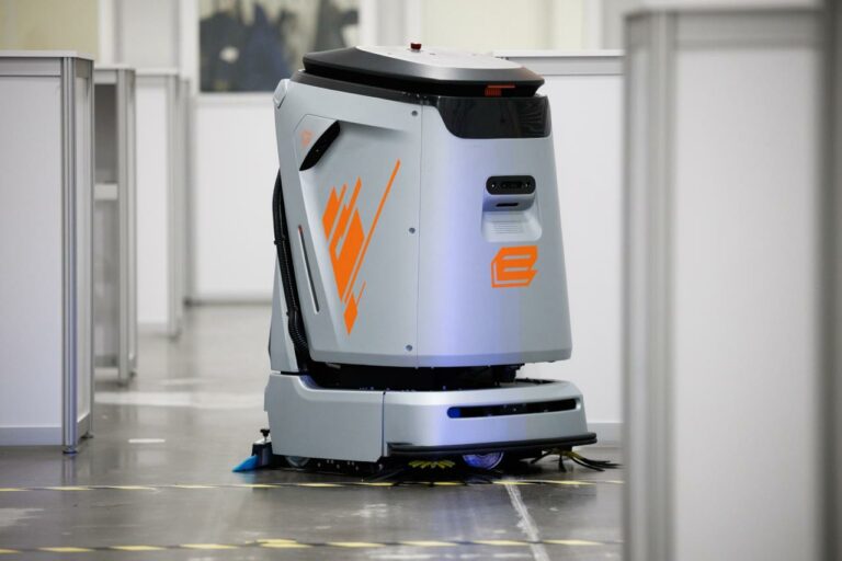 Cleaning Robots Are Already Operating in Russian Airports, Shopping Malls and Supermarkets